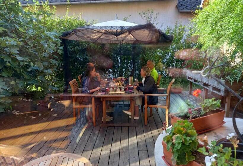 مبيت وإفطار Valreley, Chambres Et Table D Hôtes Eco Friendly Avec Bain Nordique Au Sud Du Massif Du Jura