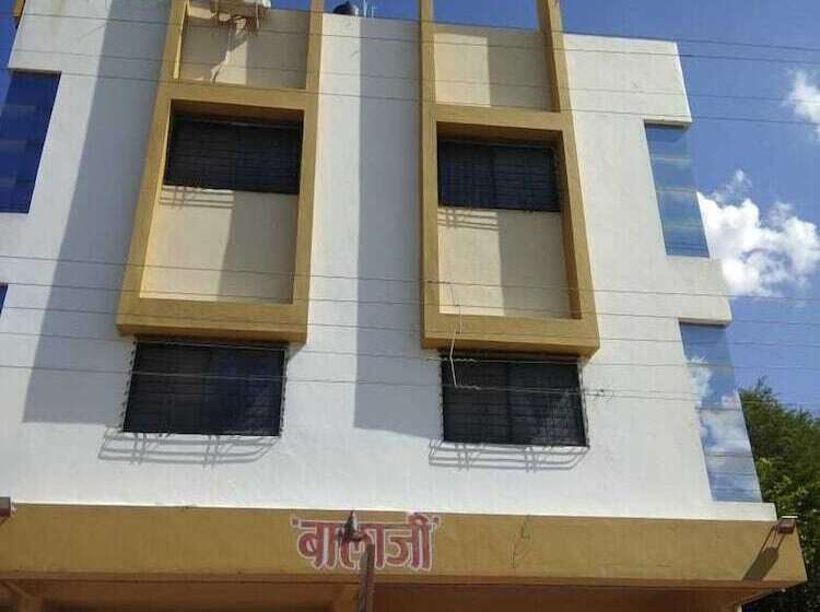 Отель Balaji Lodging