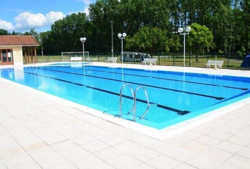 ホテル Camping Les Berges Du Célé