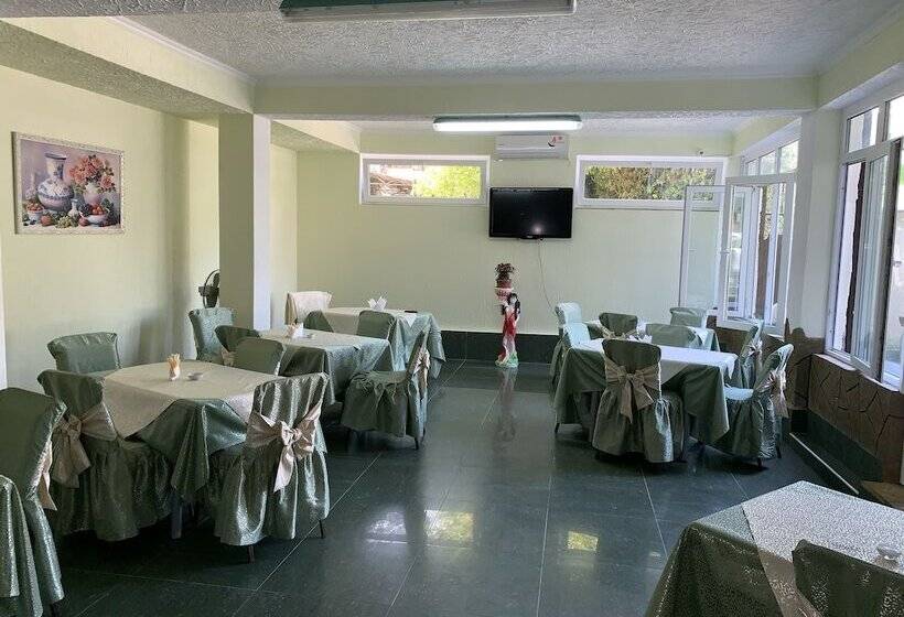فندق Korall Loo