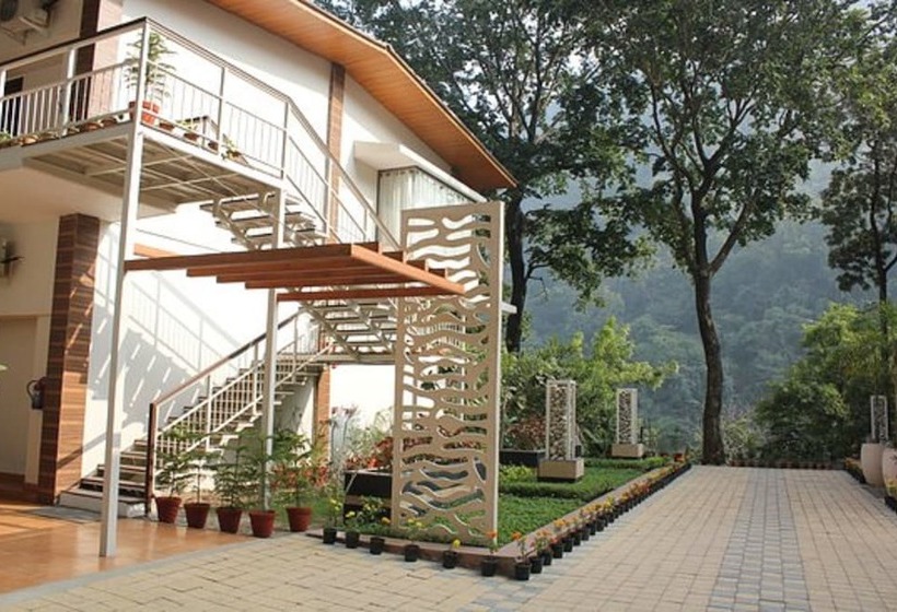בית מלון כפרי Namami Ganges Resort