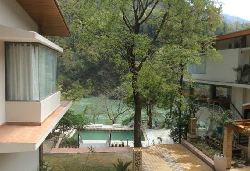 בית מלון כפרי Namami Ganges Resort