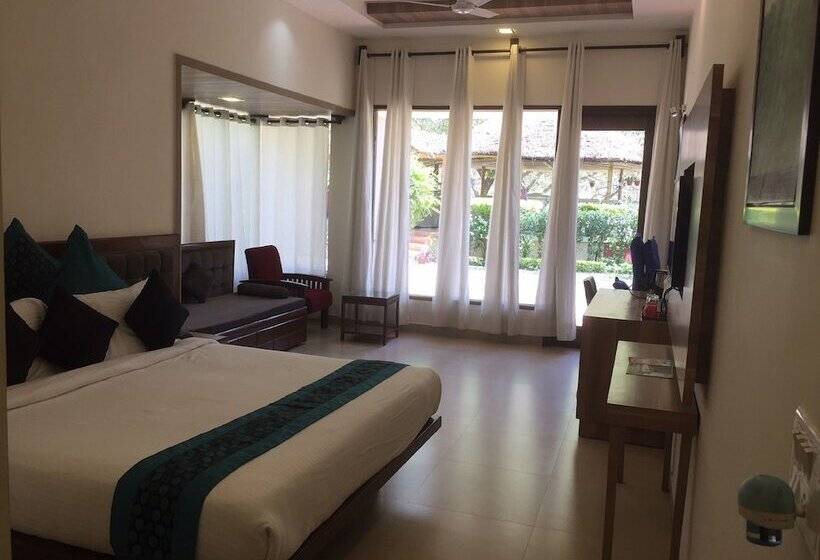בית מלון כפרי Namami Ganges Resort
