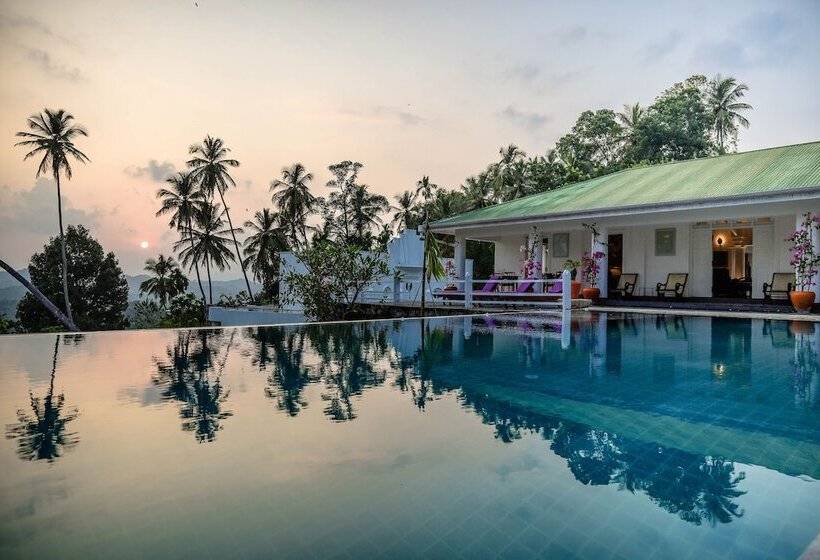 فندق The Flame Tree Estate &