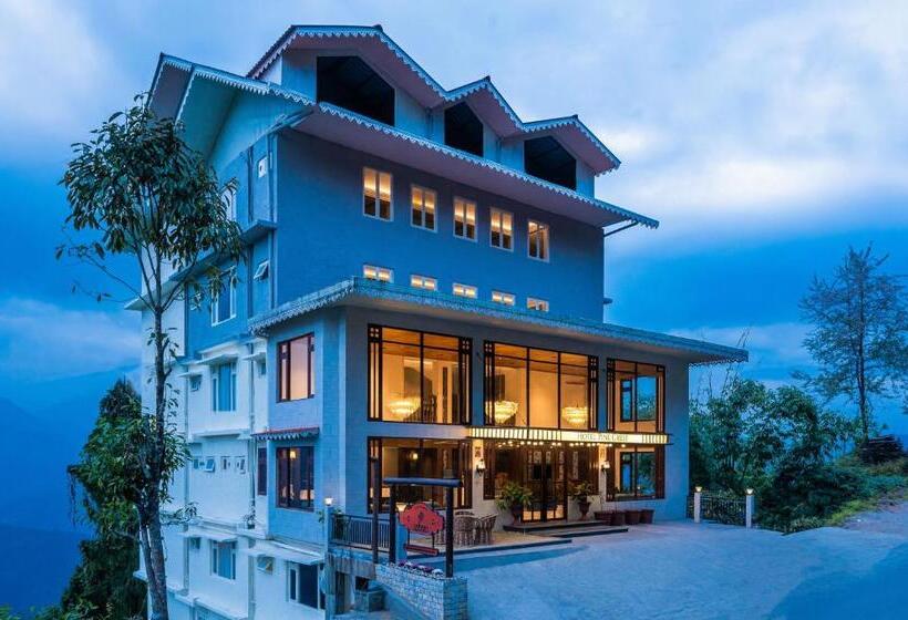 Udaan Hotel Pine Crest