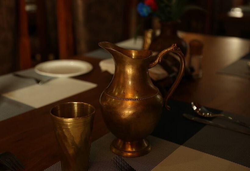 فندق Van Chhavi Resort