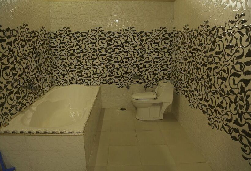فندق Van Chhavi Resort