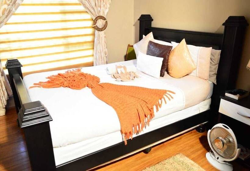 פנסיון Unathi Guest Lodge