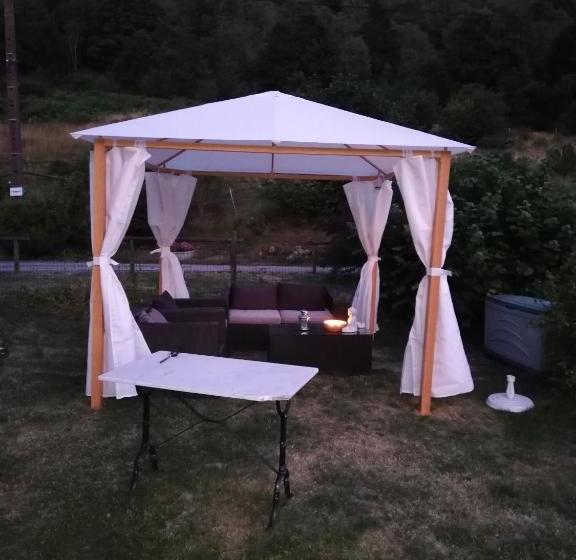 צימר Ferme Auberge à La Colline
