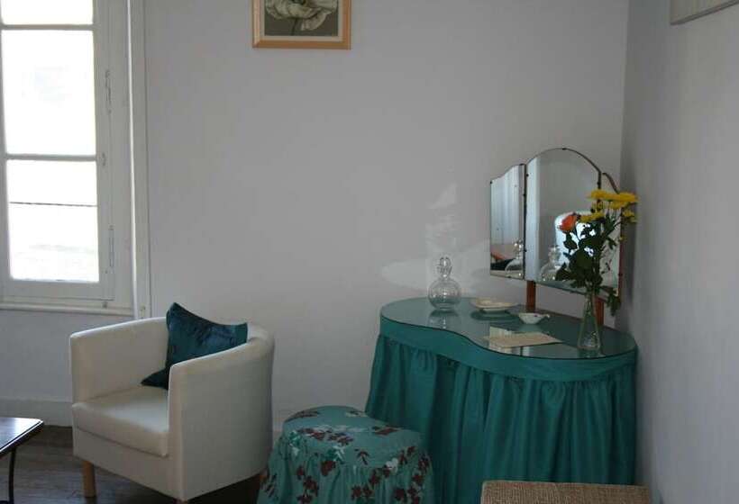 צימר Le Voltaire