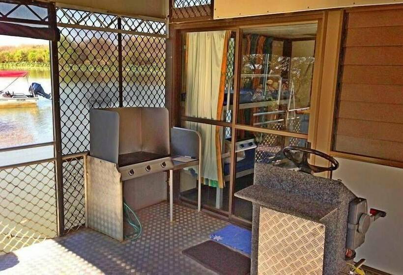 ホテル Corroboree Houseboats