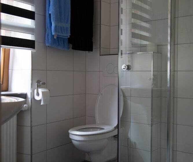 ホテル Zur Dorfschänke