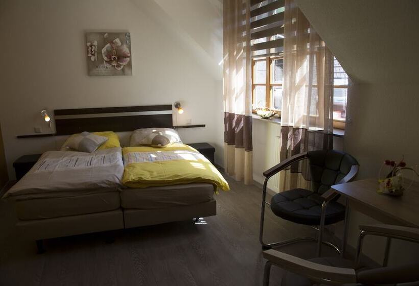 ホテル Zur Dorfschänke