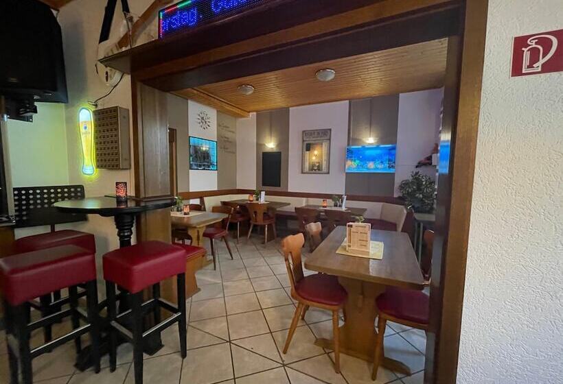 ホテル Zur Dorfschänke