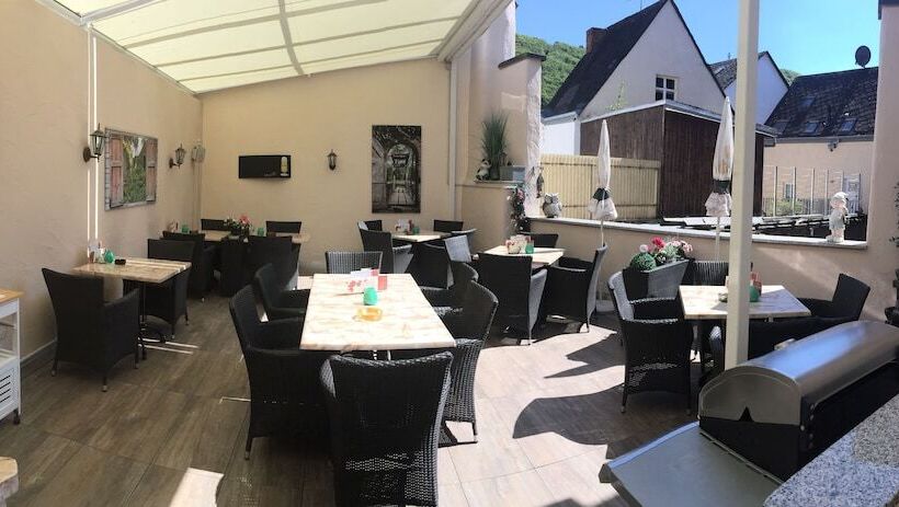 ホテル Zur Dorfschänke