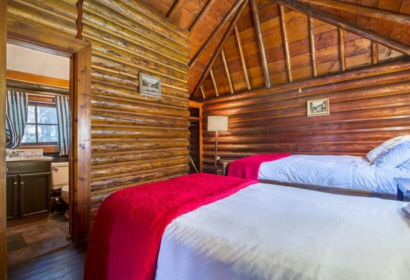Kootenay Park Lodge