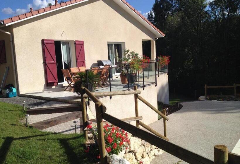 بنسيون Le Mas De Servant Roulottes Et Chambres D Hôtes