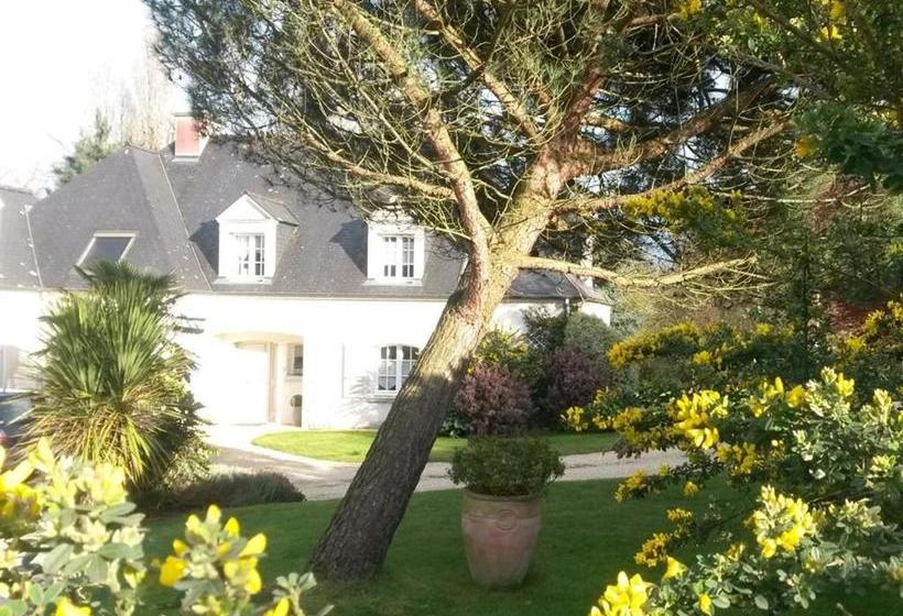 بنسيون Le Sens Des Hôtes