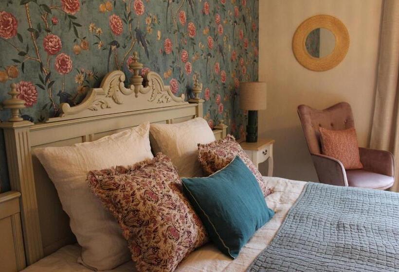 膳宿费 Les Chenes Rouges