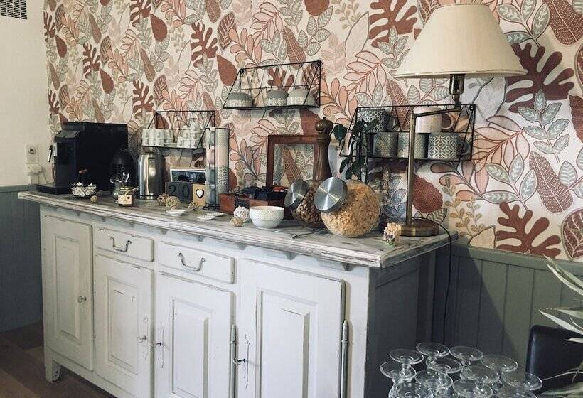 여관 Auberge Du Relais D Auniac Hotel Bar Restaurant Piscine