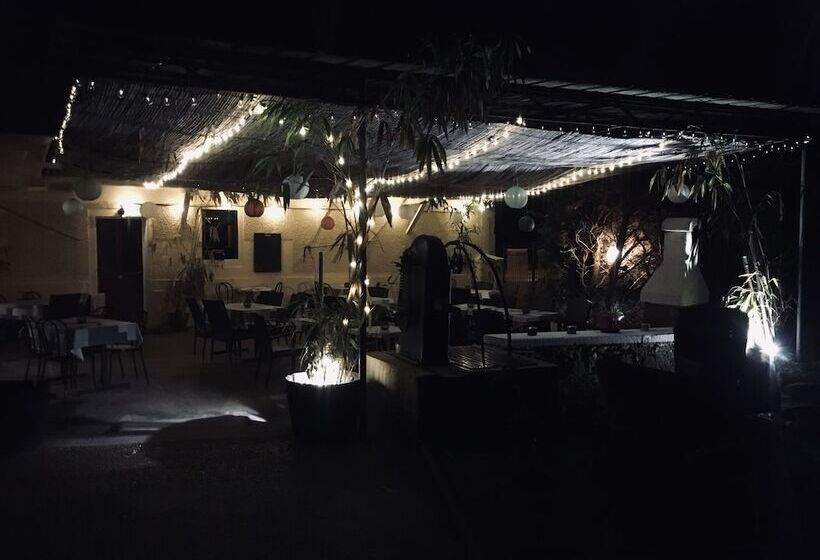 簡易ホテル Auberge Du Relais D Auniac Hotel Bar Restaurant Piscine