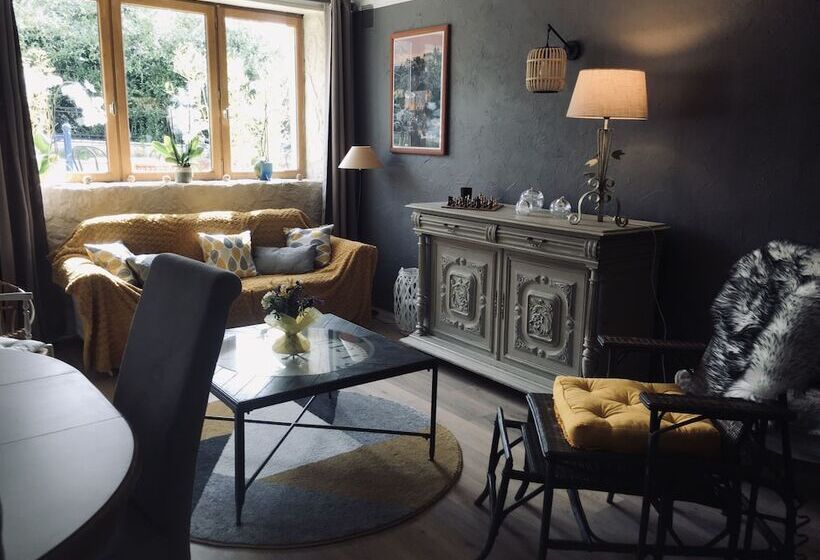 여관 Auberge Du Relais D Auniac Hotel Bar Restaurant Piscine