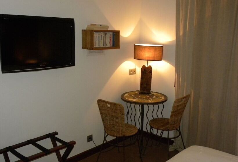 בית מלון כפרי Auberge Des Clarines