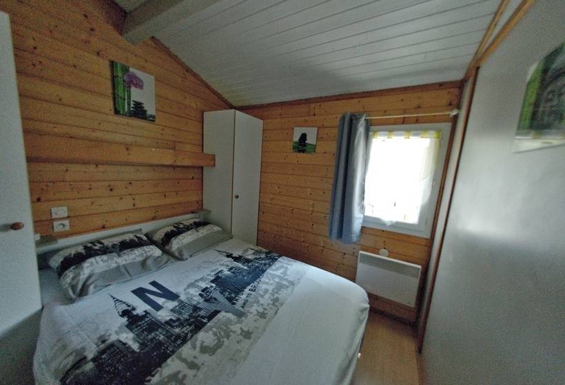 בית מלון כפרי Espace Pyrénées Loisirs Campsite