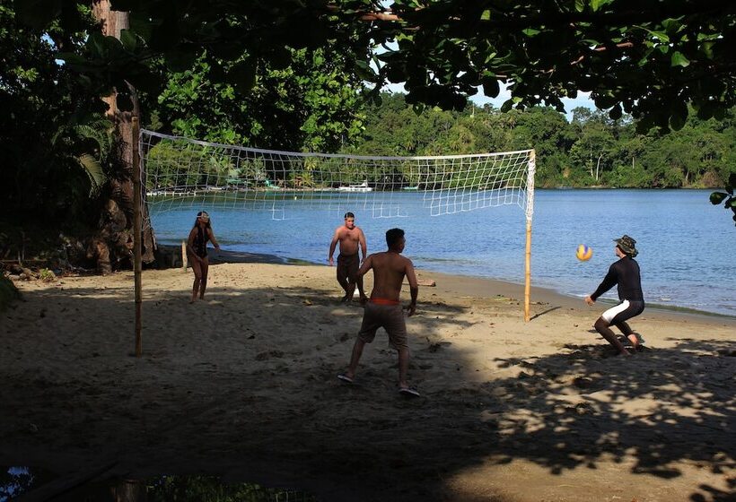 هتل Nautilos Trigana