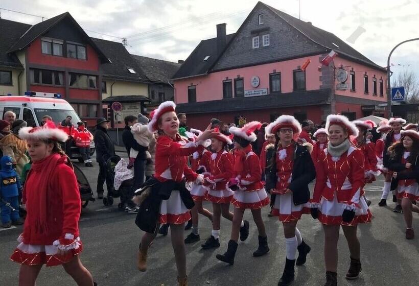 ホテル Restaurant Gemünden