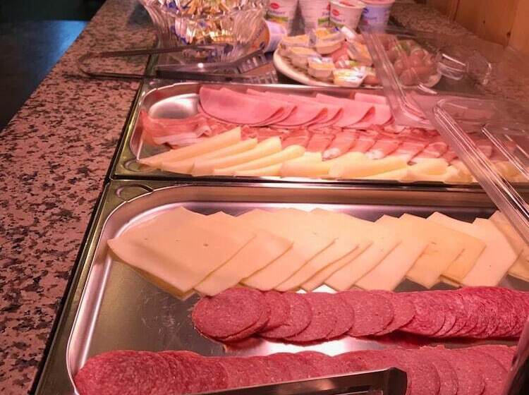 ホテル Restaurant Gemünden