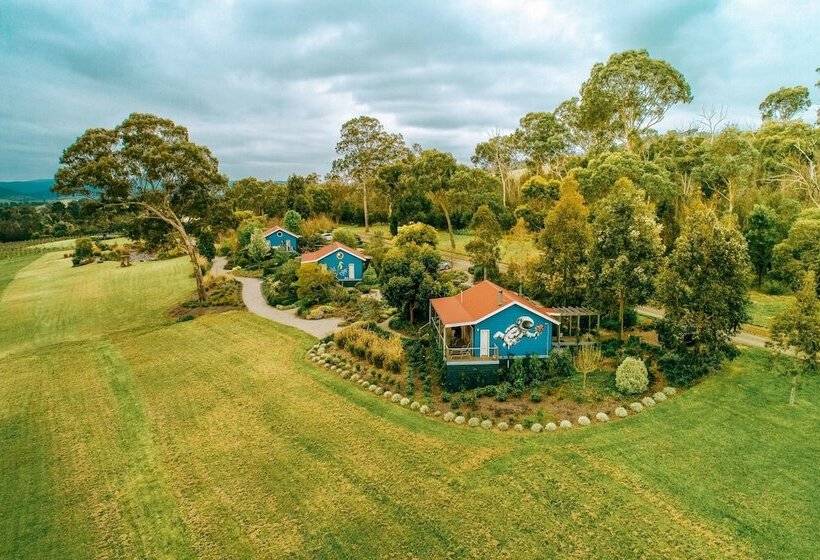 Outlook Hill Vineyard Cottages