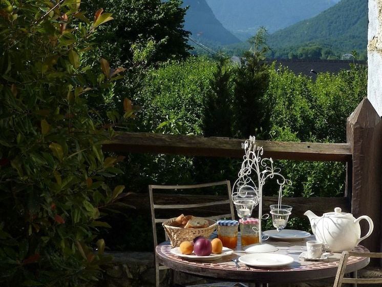 مبيت وإفطار Le Balcon De L'ossau