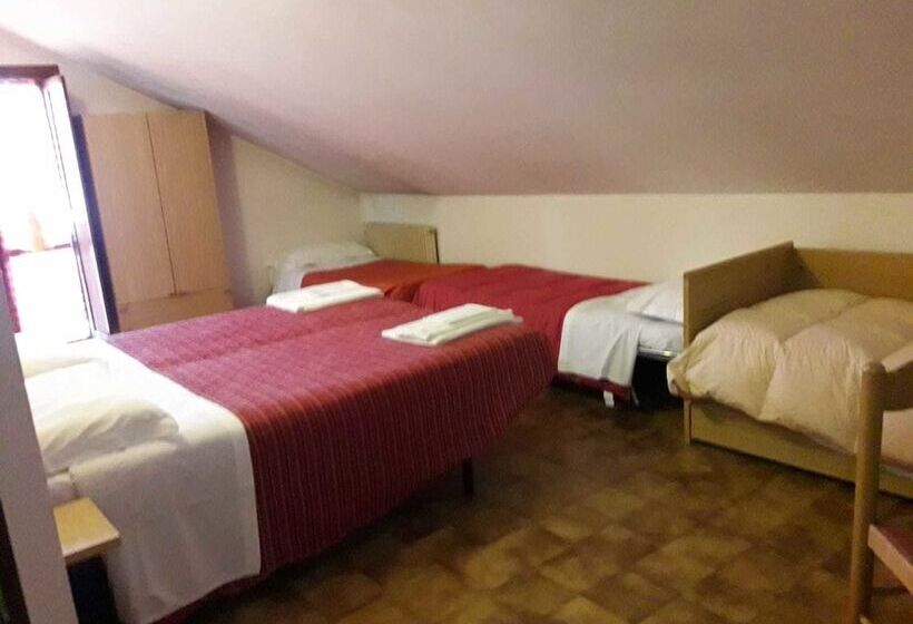 ホテル Albergo Rifugio Monte Cucco