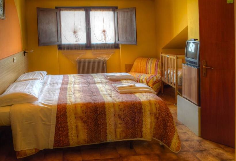 ホテル Albergo Rifugio Monte Cucco