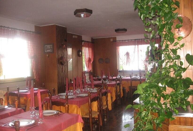 ホテル Albergo Rifugio Monte Cucco