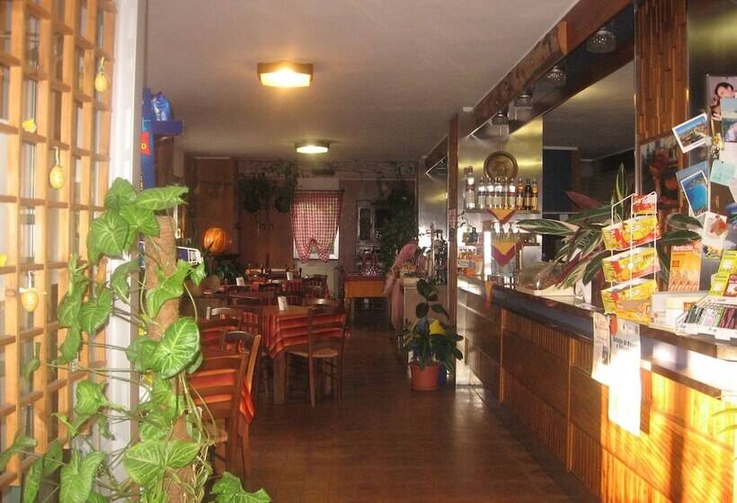 ホテル Albergo Rifugio Monte Cucco