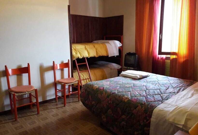 ホテル Albergo Rifugio Monte Cucco