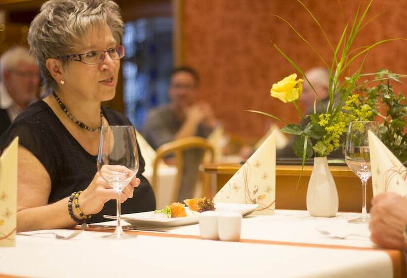 ホテル Zur Neroburg