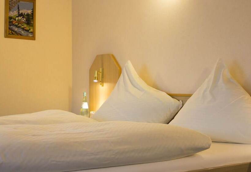 ホテル Zur Neroburg