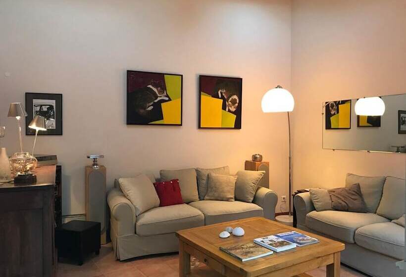 פנסיון Couleurs De Camargue