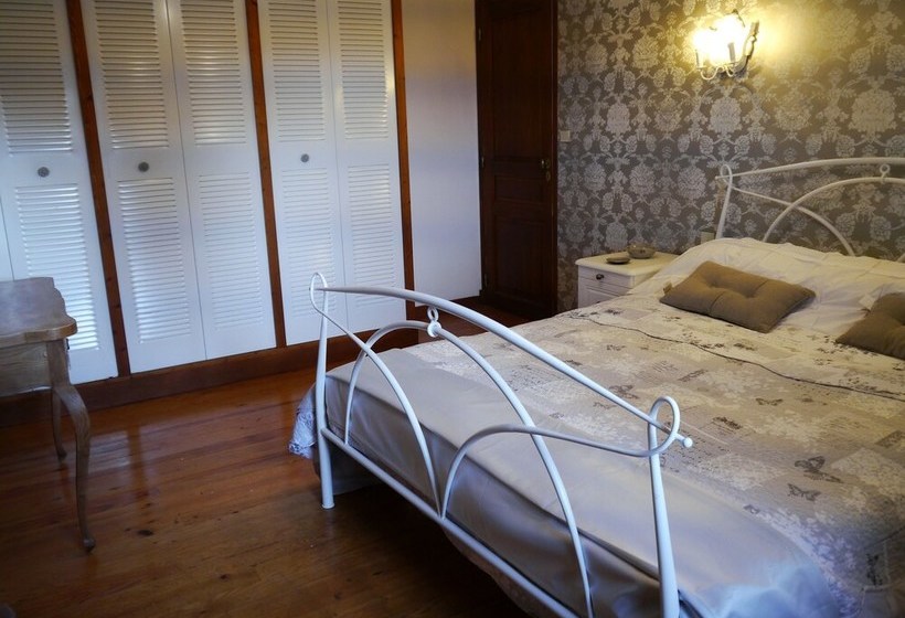 بنسيون Las Coumeilles