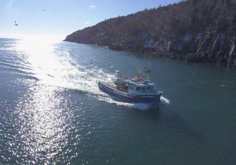 Whale Cove Inn