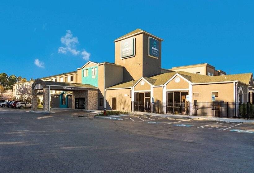 בית מלון כפרי Clarion Pointe Wake Forest   Raleigh North