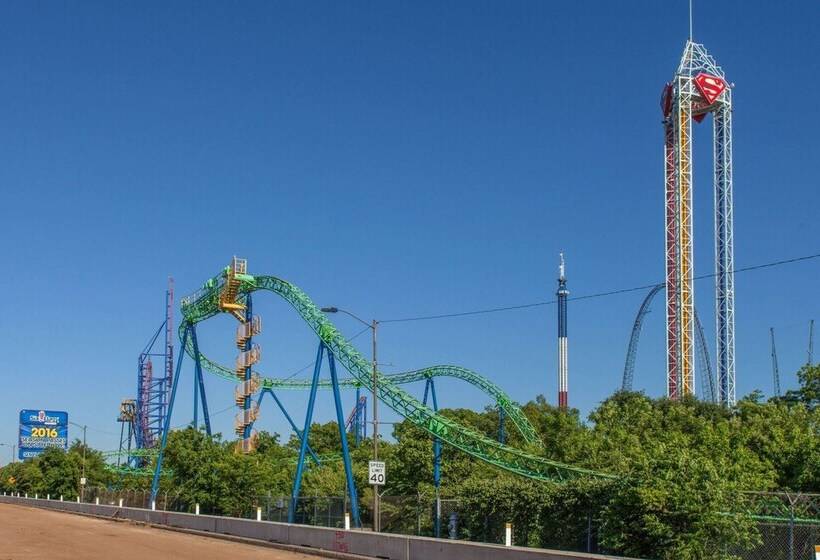 ホテル Knights Inn Forest Hill