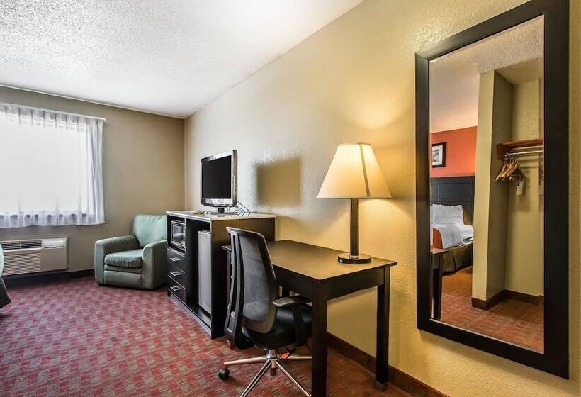 호텔 Quality Inn & Suites