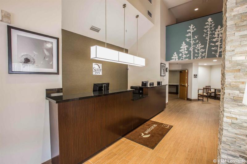هتل Sleep Inn Greensboro Airport