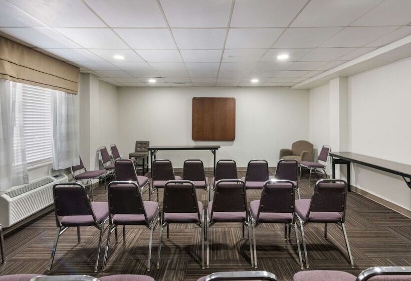 هتل Sleep Inn & Suites Chesapeake   Portsmouth