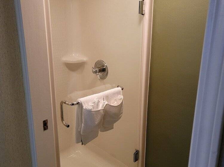 هتل Sleep Inn & Suites Bay View Acme   Traverse City