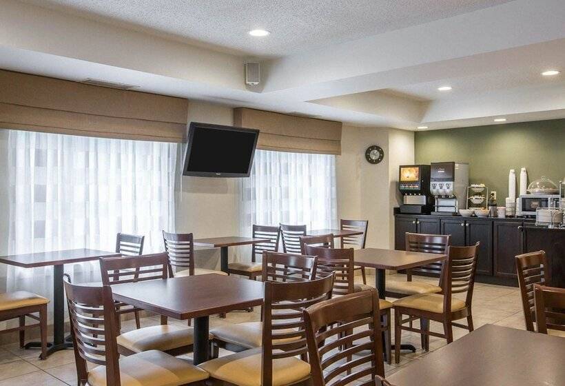 Отель Sleep Inn & Suites Queensbury  Lake George